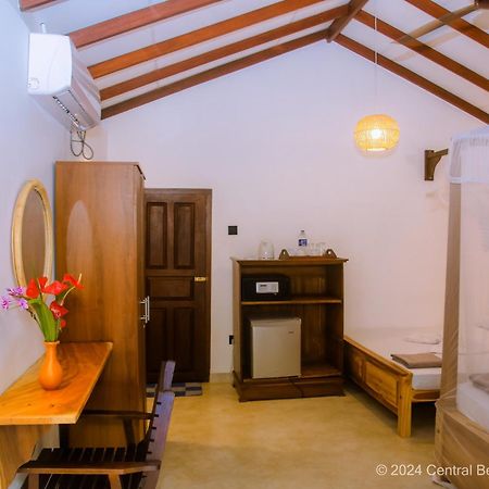 Central Beach Inn Mirissa Dış mekan fotoğraf