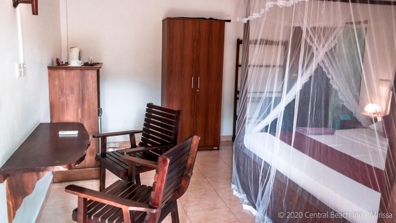 Central Beach Inn Mirissa Dış mekan fotoğraf