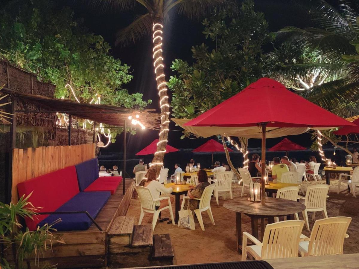 Central Beach Inn Mirissa Dış mekan fotoğraf
