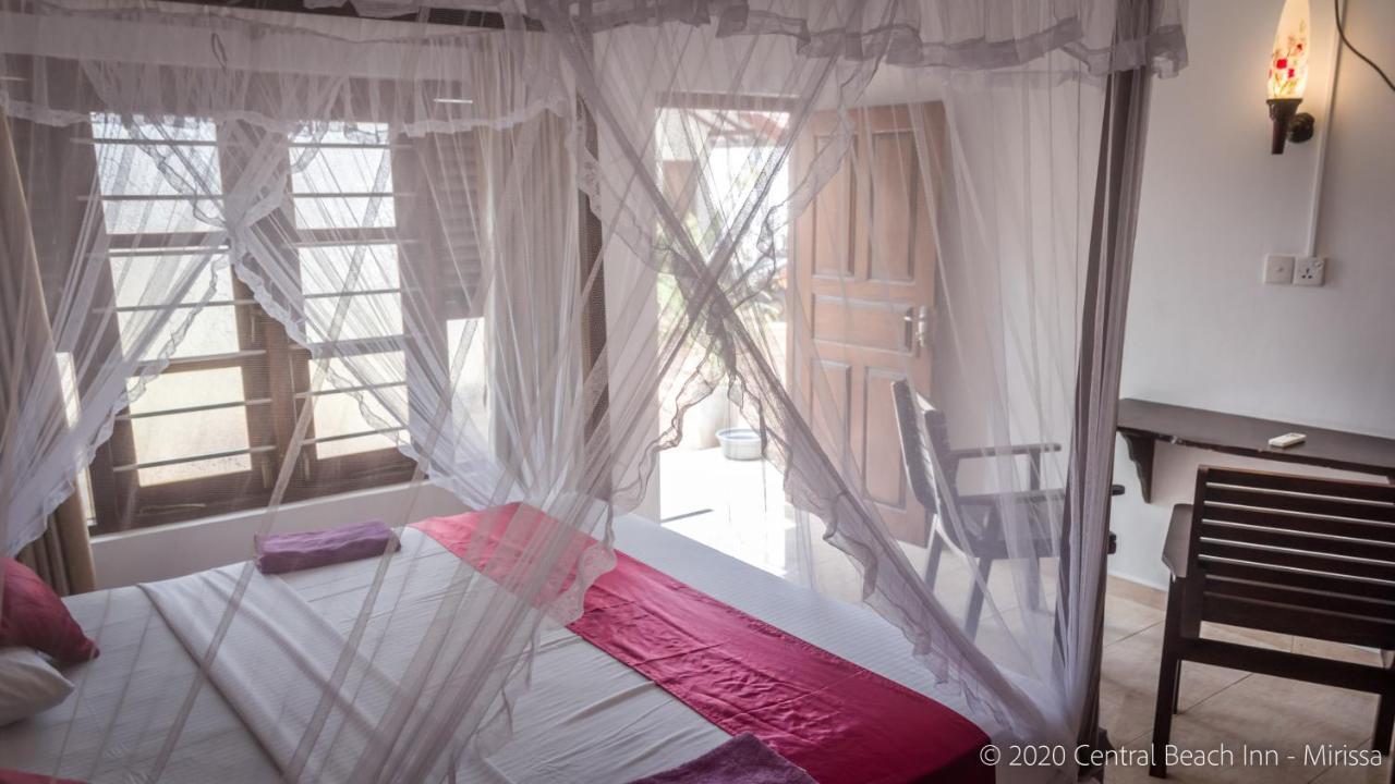 Central Beach Inn Mirissa Dış mekan fotoğraf
