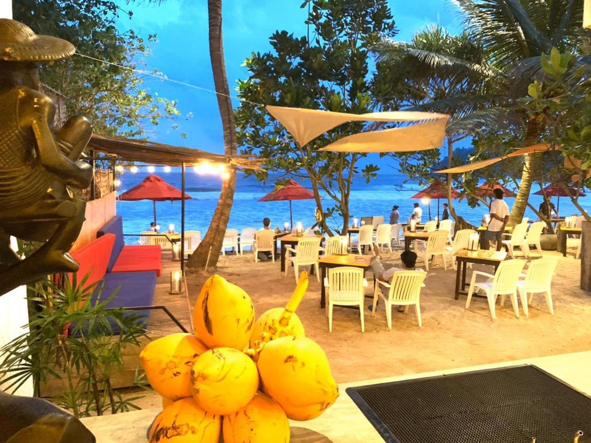 Central Beach Inn Mirissa Dış mekan fotoğraf