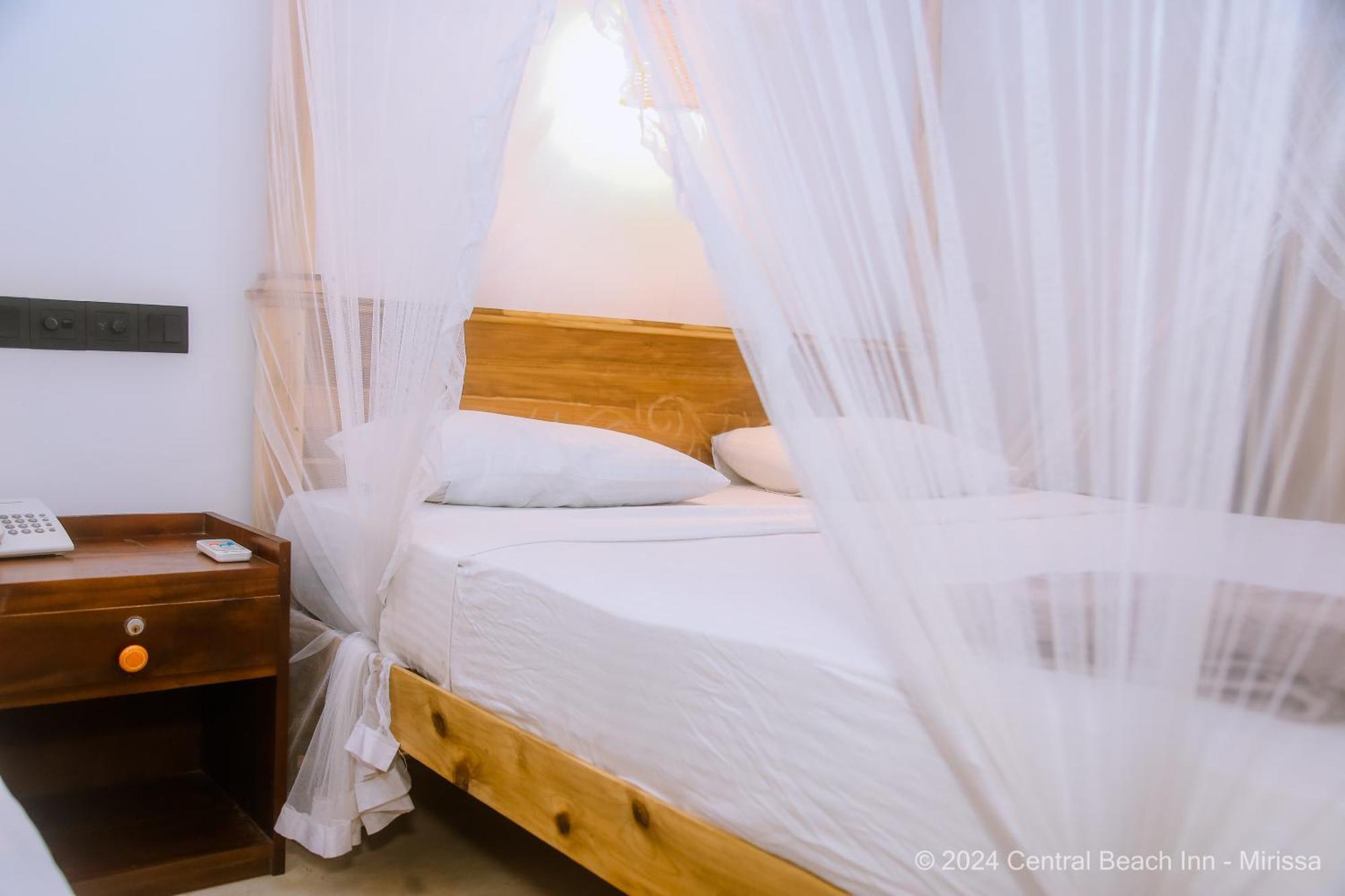 Central Beach Inn Mirissa Dış mekan fotoğraf